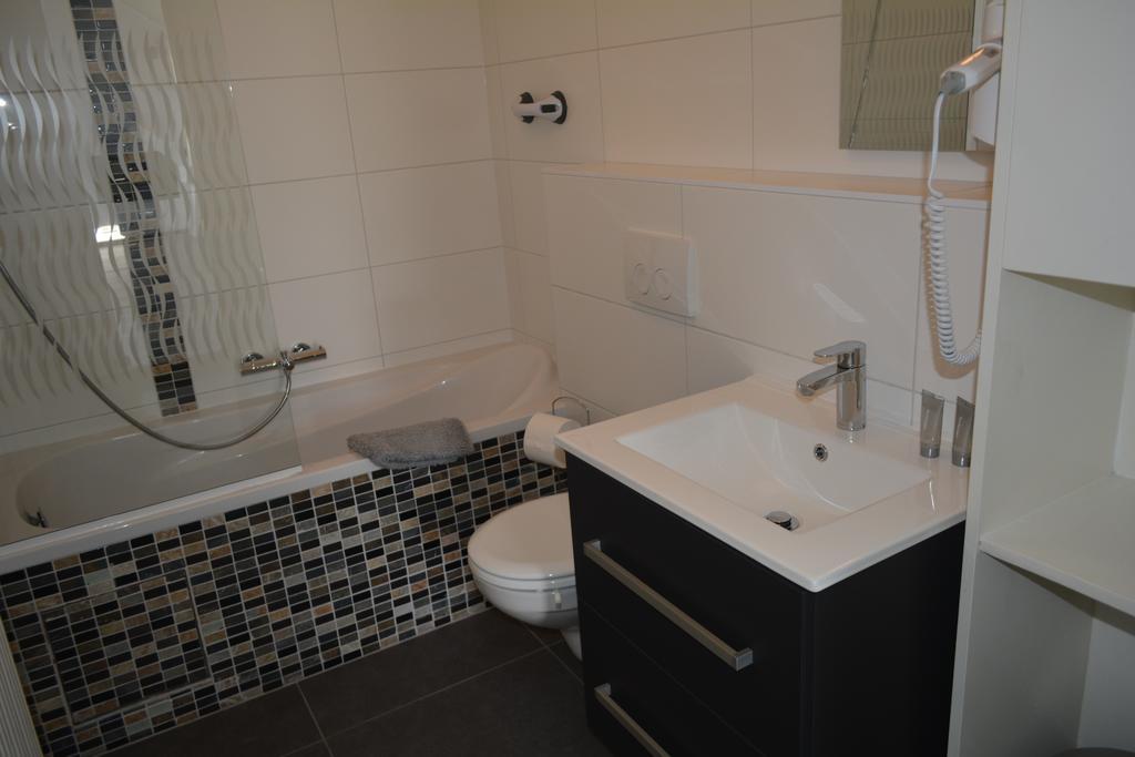 Entre Deux Pays Apartments Spa Phòng bức ảnh